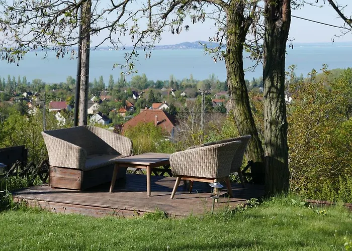 Hillside Apartman Révfülöp